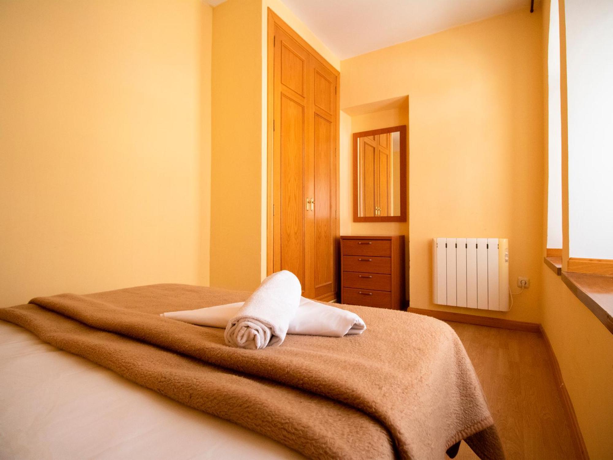 Apartamentos Canfranc 3000 ภายนอก รูปภาพ